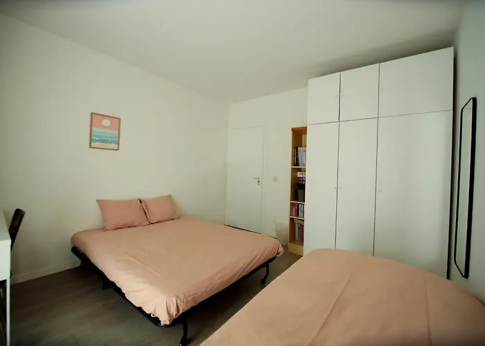 Prive Kamer Met Chill Room En Gedeelde Badkamer - Rand Antwerpen - Afrit E313 Wommelgem - Vlakbij Tramhalte Lijn 9 En 24