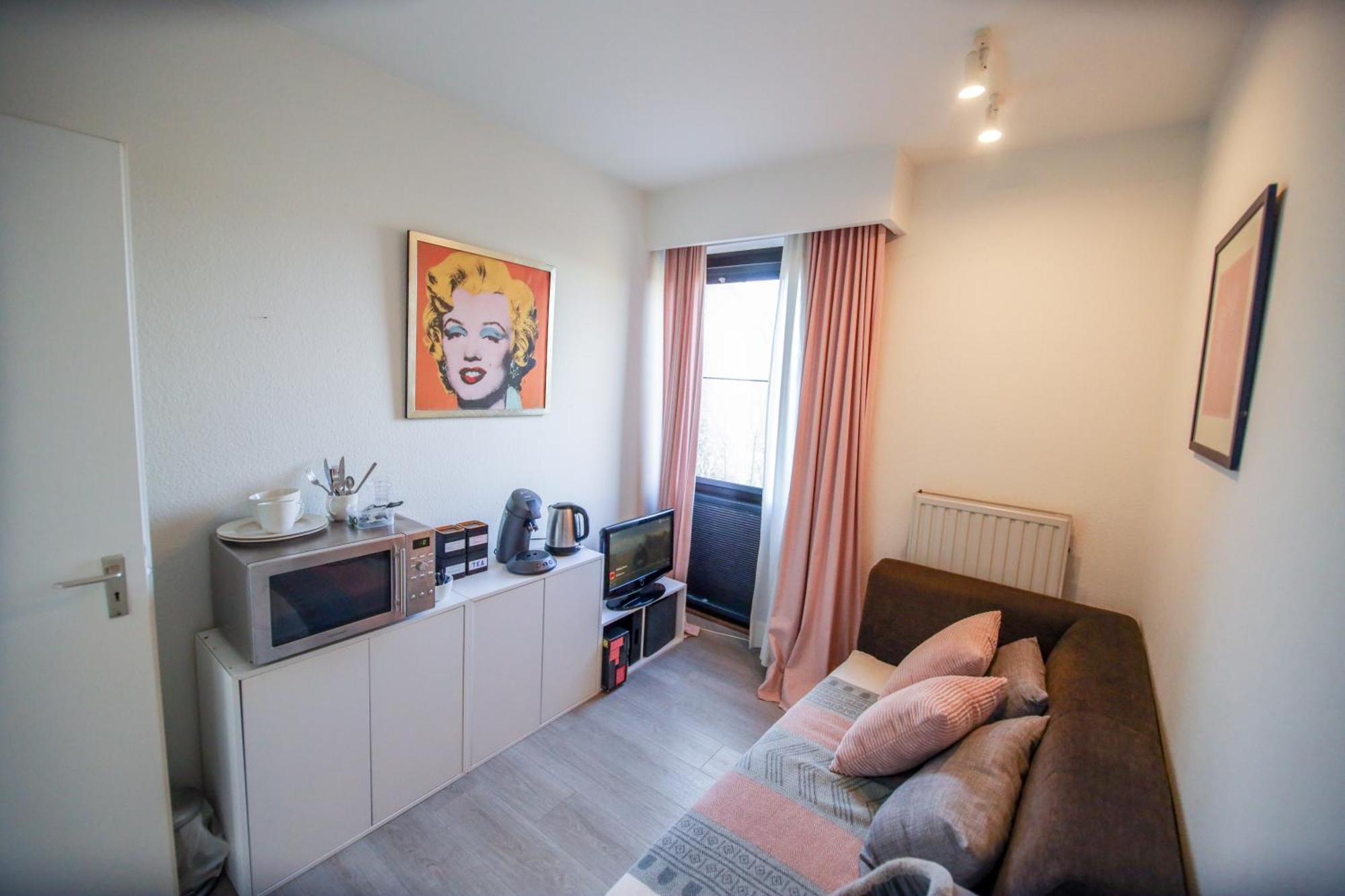 Prive Met Chill En Gedeelde Badkamer - Rand - Afrit E313 Wommelgem - Vlakbij Tramhalte Lijn 9 En 24 Alloggio in famiglia *