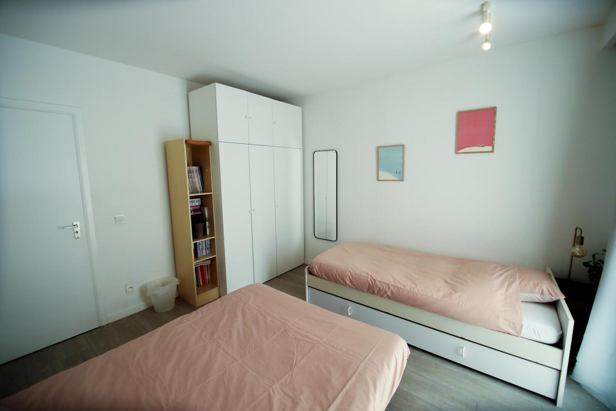 Prive Met Chill En Gedeelde Badkamer - Rand - Afrit E313 Wommelgem - Vlakbij Tramhalte Lijn 9 En 24