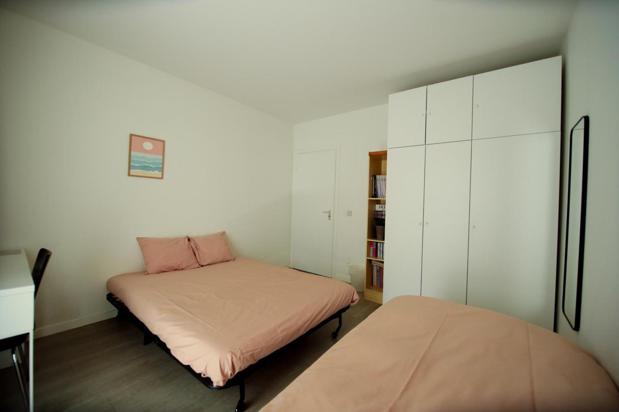 Prive Met Chill En Gedeelde Badkamer - Rand - Afrit E313 Wommelgem - Vlakbij Tramhalte Lijn 9 En 24 *