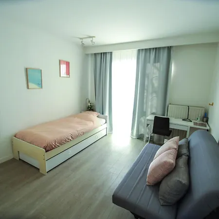 Prive Kamer Met Chill Room En Gedeelde Badkamer - Rand Antwerpen - Afrit E313 Wommelgem - Vlakbij Tramhalte Lijn 9 En 24 Exterior photo