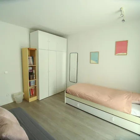 Prive Kamer Met Chill Room En Gedeelde Badkamer - Rand Antwerpen - Afrit E313 Wommelgem - Vlakbij Tramhalte Lijn 9 En 24 Exterior photo