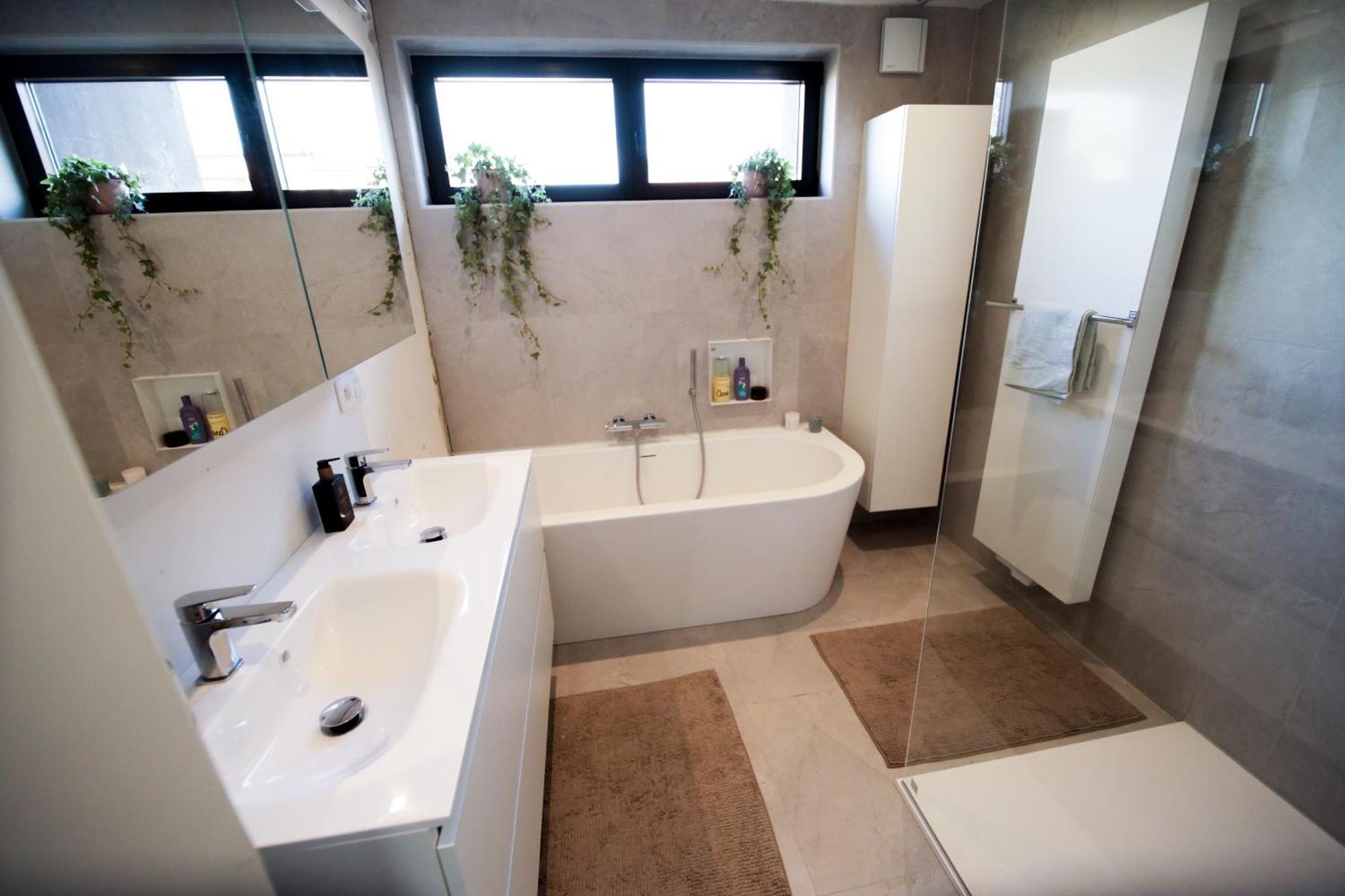 Prive Met Chill En Gedeelde Badkamer - Rand - Afrit E313 Wommelgem - Vlakbij Tramhalte Lijn 9 En 24 Habitación en casa particular Amberes